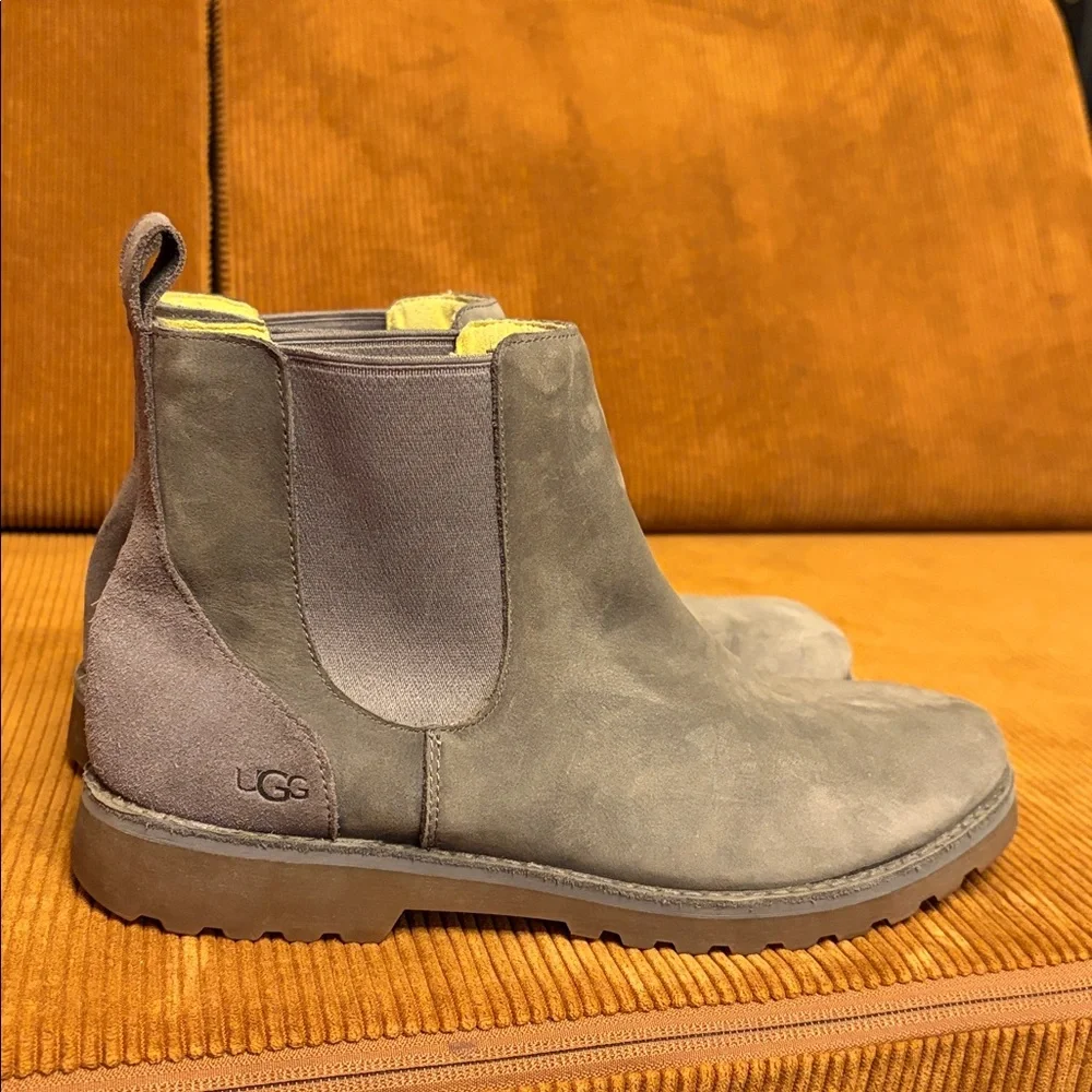 Ugg Bolden Gray Leather/Suede Chelsea Boots Size 6 - Picture 5 of 9